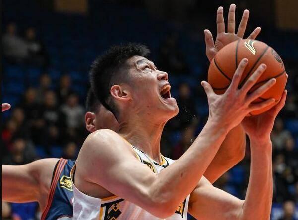 包含黄荣奇15分广东胜福建孙铭徽16+18广厦胜四川的词条