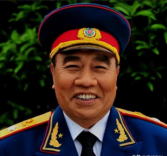 金鹰特攻在英雄联盟赛事中强势突围，教练激动落泪