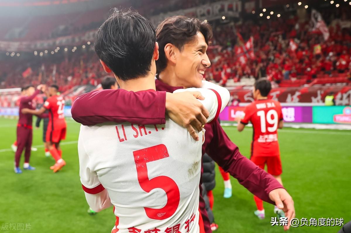 米兰体育网页-包含2-0！假球？难以置信：进球后球员不开心，无精的词条