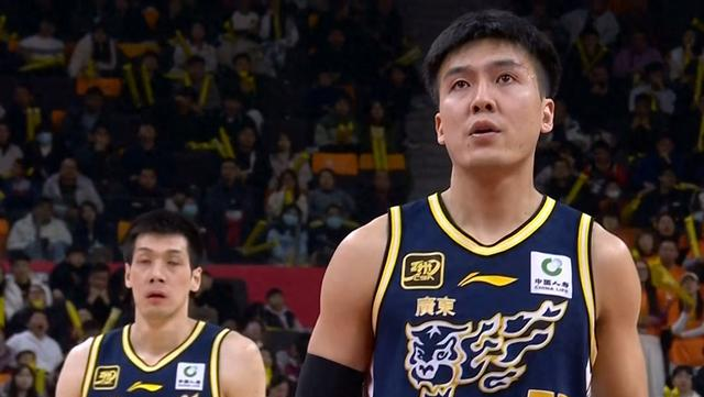 包含官宣！男篮2王牌锋线受伤！5人缺训，广东神射手和广厦核心或入选的词条